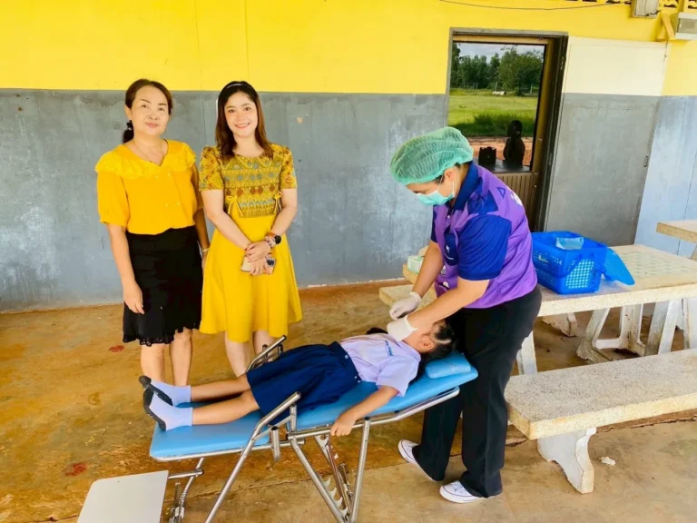 ได้รับความอนุเคราะห์จาก แผนกทันตกรรมโรงพยาบาลโพนนาแก้ว ได้ออกทำการให้ความรู้เรื่องการแปรงฟันและตรวจฟันให้กับนักเรียน